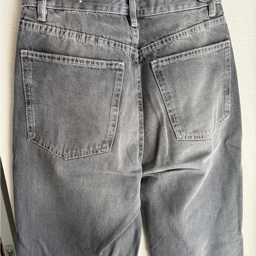 Zara High waisted Relaxed Gray Washed Jeans - Picture 4 of 5